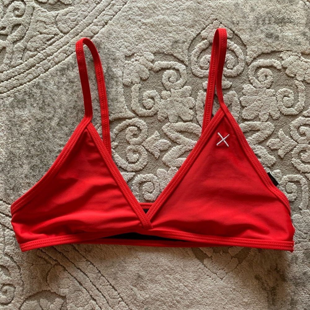 Red Boutine LA top